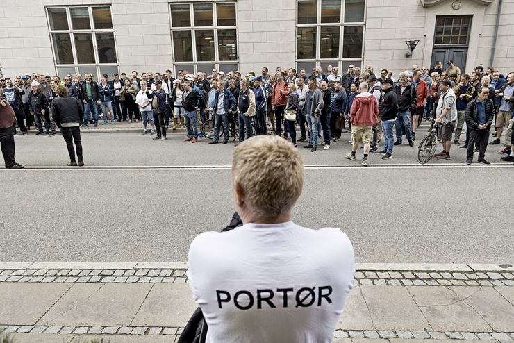 Demonstration for 200 portører