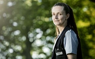 sosu-assistent Pernille Østergaard arbejder i mange weekender
