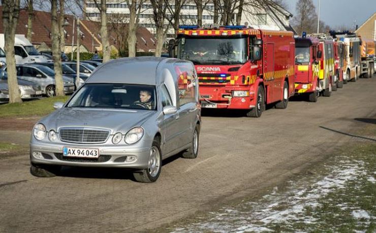 Brandbiler til begravelse