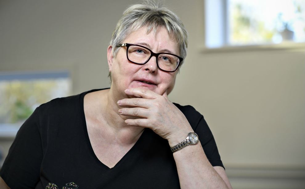 Husassistent Anna-Lise Haumann lider af håndeksem