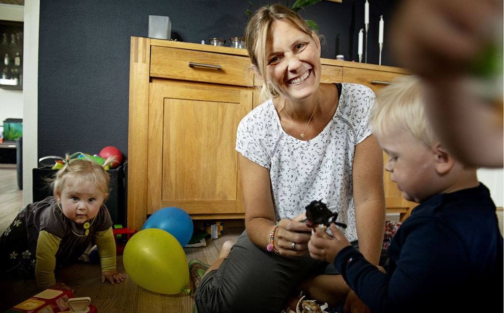 Dagplejer Pernille Arpe-Strøm med dagplejebørn