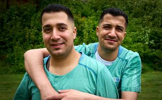 Portræt af Tarek og Abdel. To brødre fra Syrien.