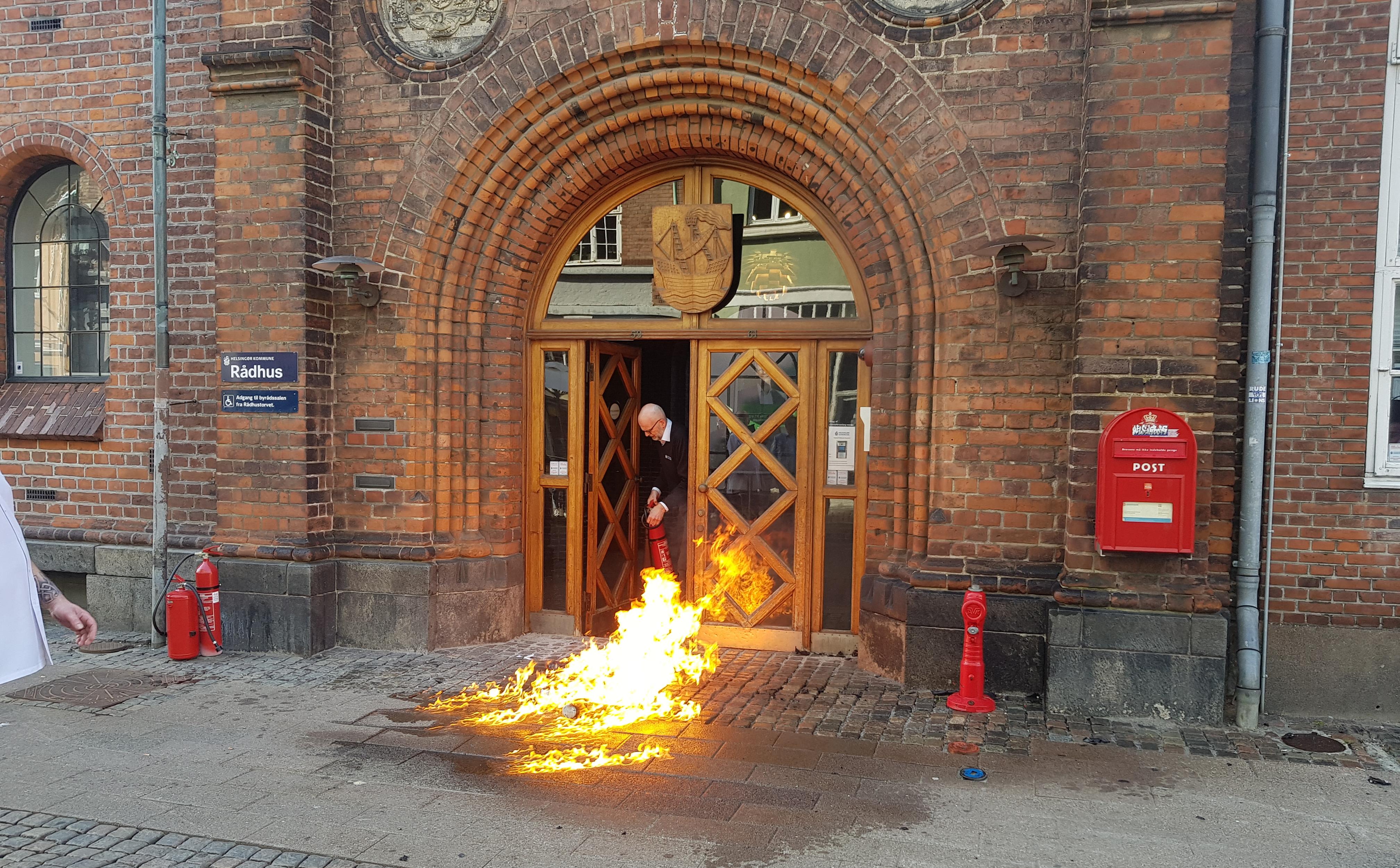 Mikael at brandattentat på rådhus blev gennemført | Fagbladet FOA