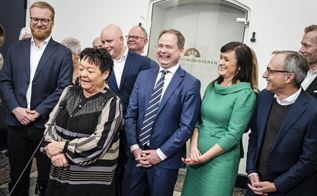 Det var en glad, lettet og træt Mona Striib, der sammen med regeringen, KL, Danske Regioner og Akademikerne præsenterede trepartsaftalen den 4. december. 