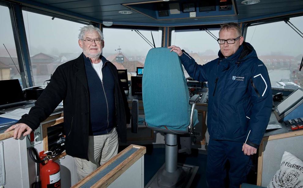På billede ses Steen WInkel og Jens Oldelund, de er på deres arbejdsplads, nemlig Stynøfærgen